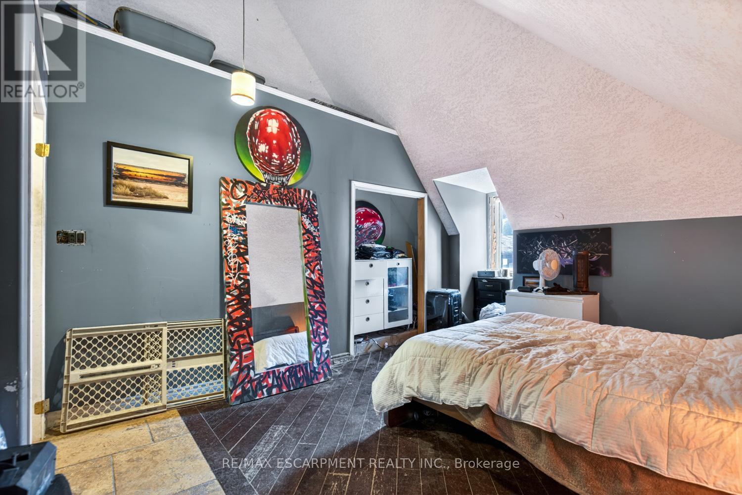 38 Hess Street S, Hamilton, ON - Indoor Photo Showing Bedroom