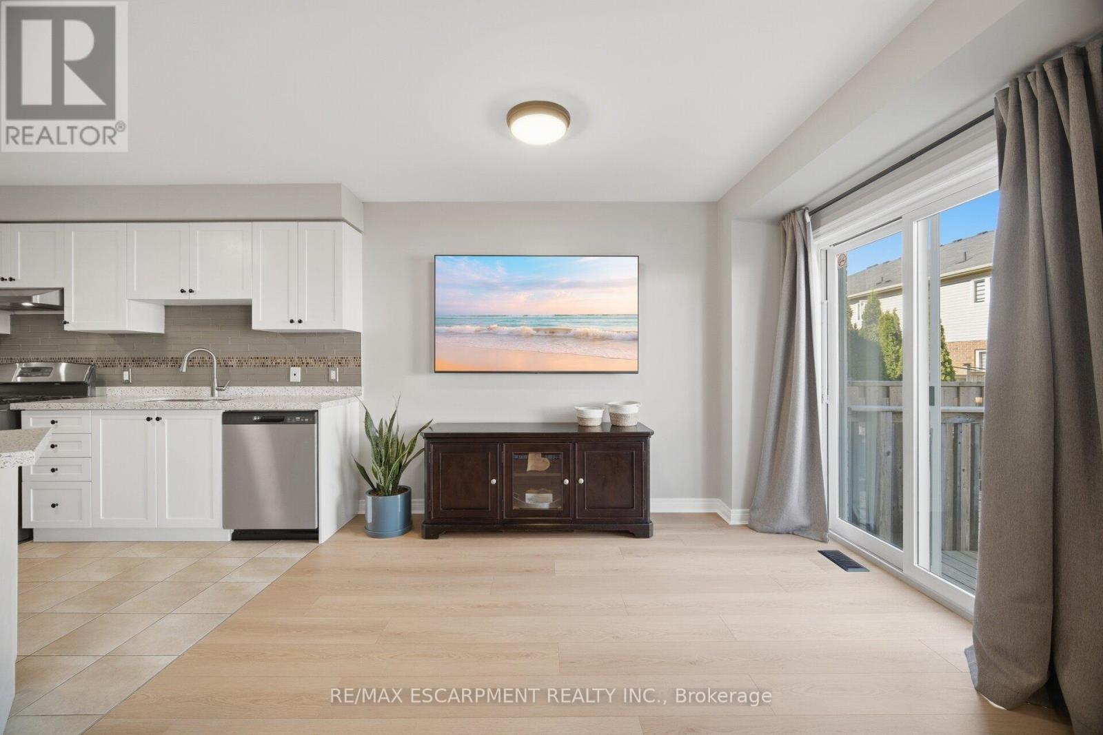 92 Celestial Crescent, Hamilton, ON - Indoor