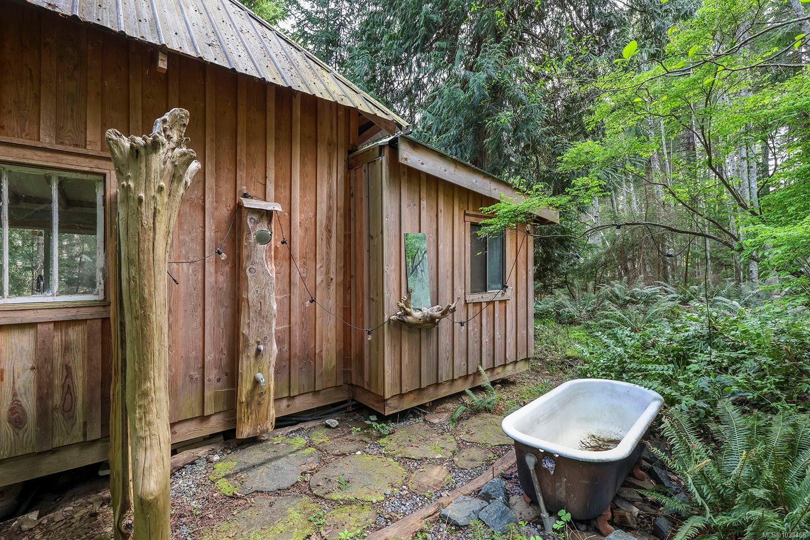 9210 Mcfarlane Rd, Denman Island, BC