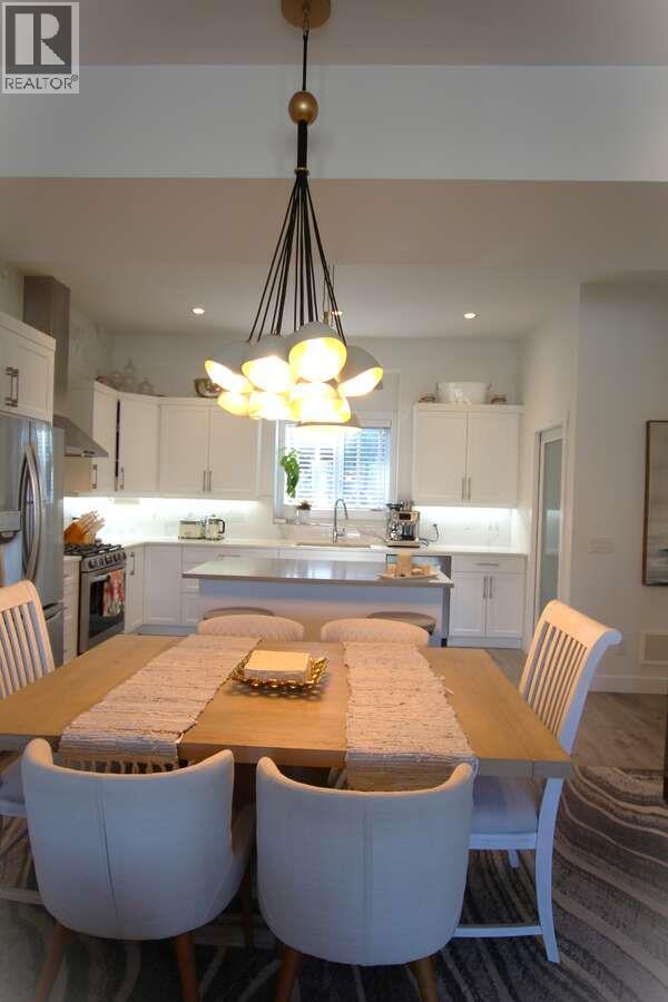 2897 Robinson Road, Lake Country, BC - Indoor Photo Showing Dining Room