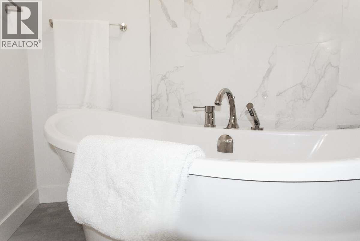 2897 Robinson Road, Lake Country, BC - Indoor Photo Showing Bathroom