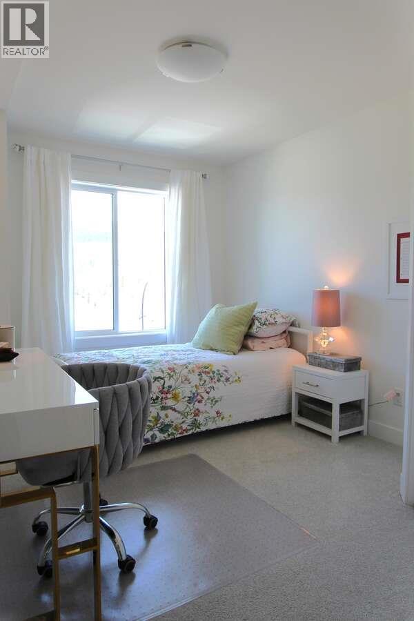 2897 Robinson Road, Lake Country, BC - Indoor Photo Showing Bedroom