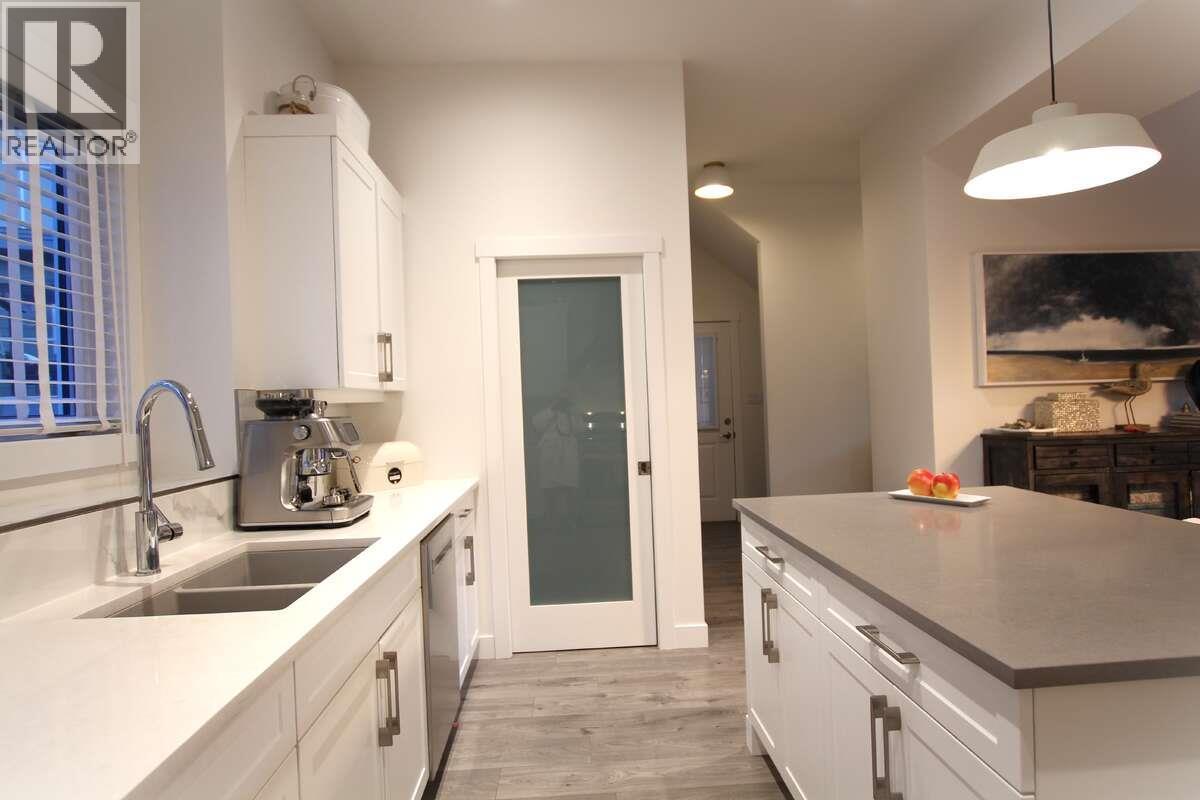 2897 Robinson Road, Lake Country, BC - Indoor Photo Showing Kitchen With Double Sink