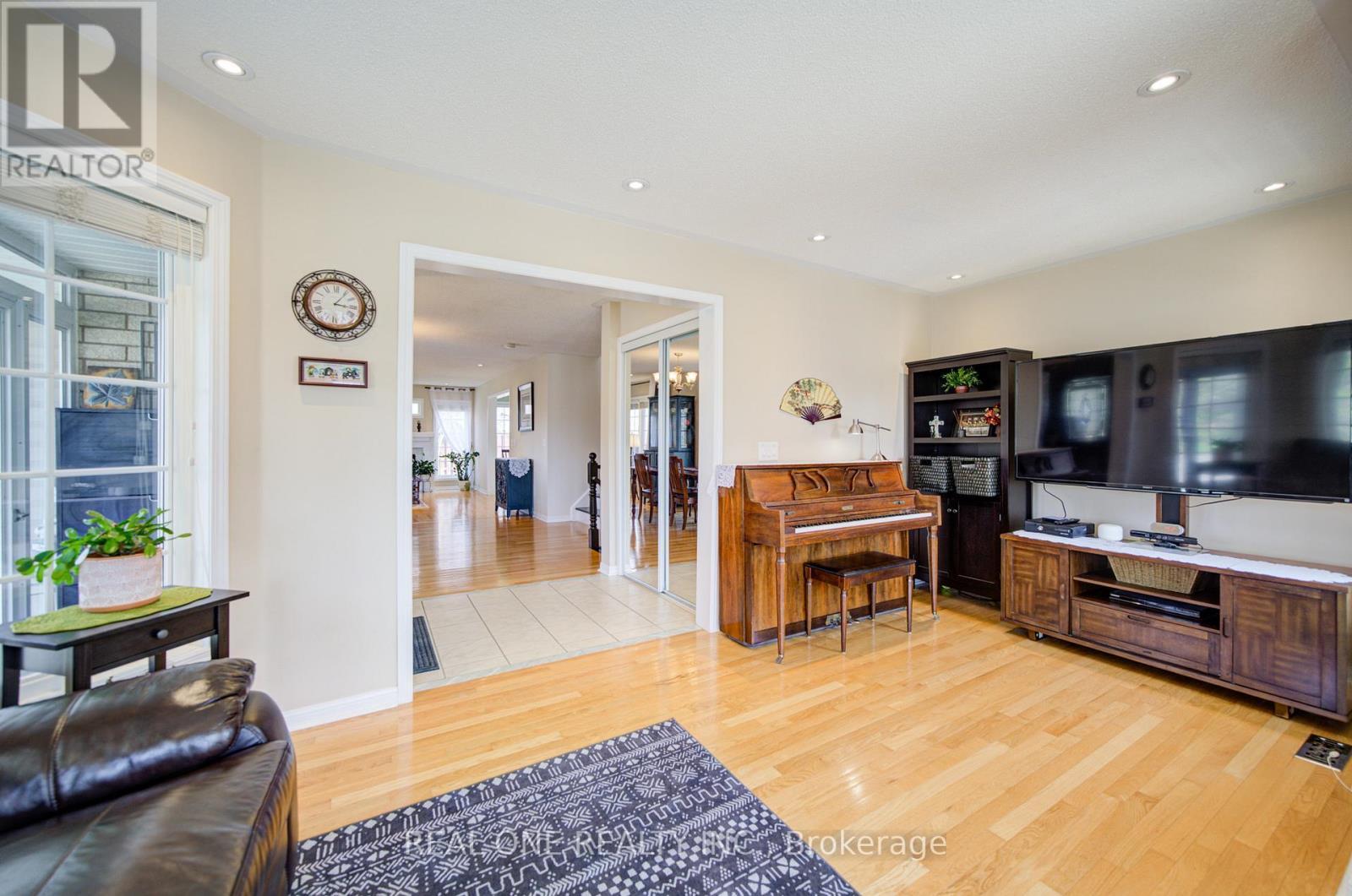 2 Drawbridge Drive, Markham, ON