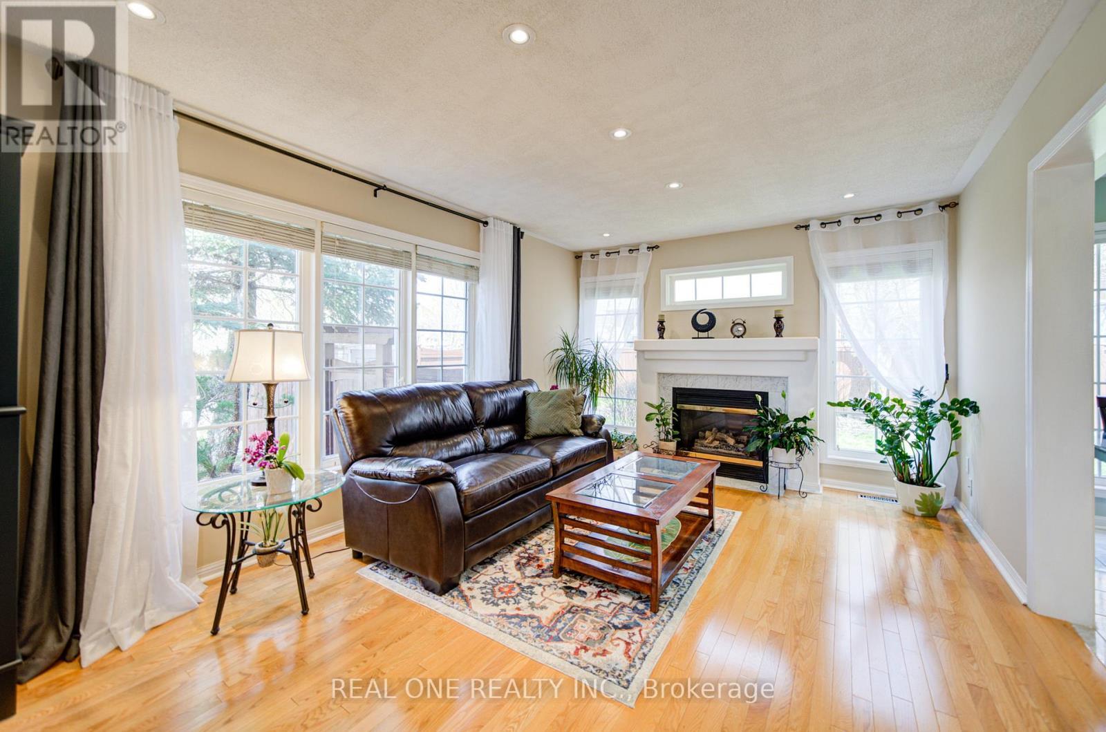 2 Drawbridge Drive, Markham, ON