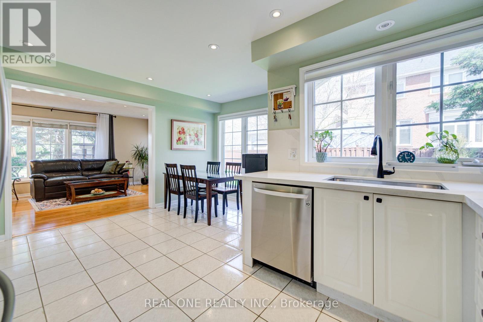 2 Drawbridge Drive, Markham, ON