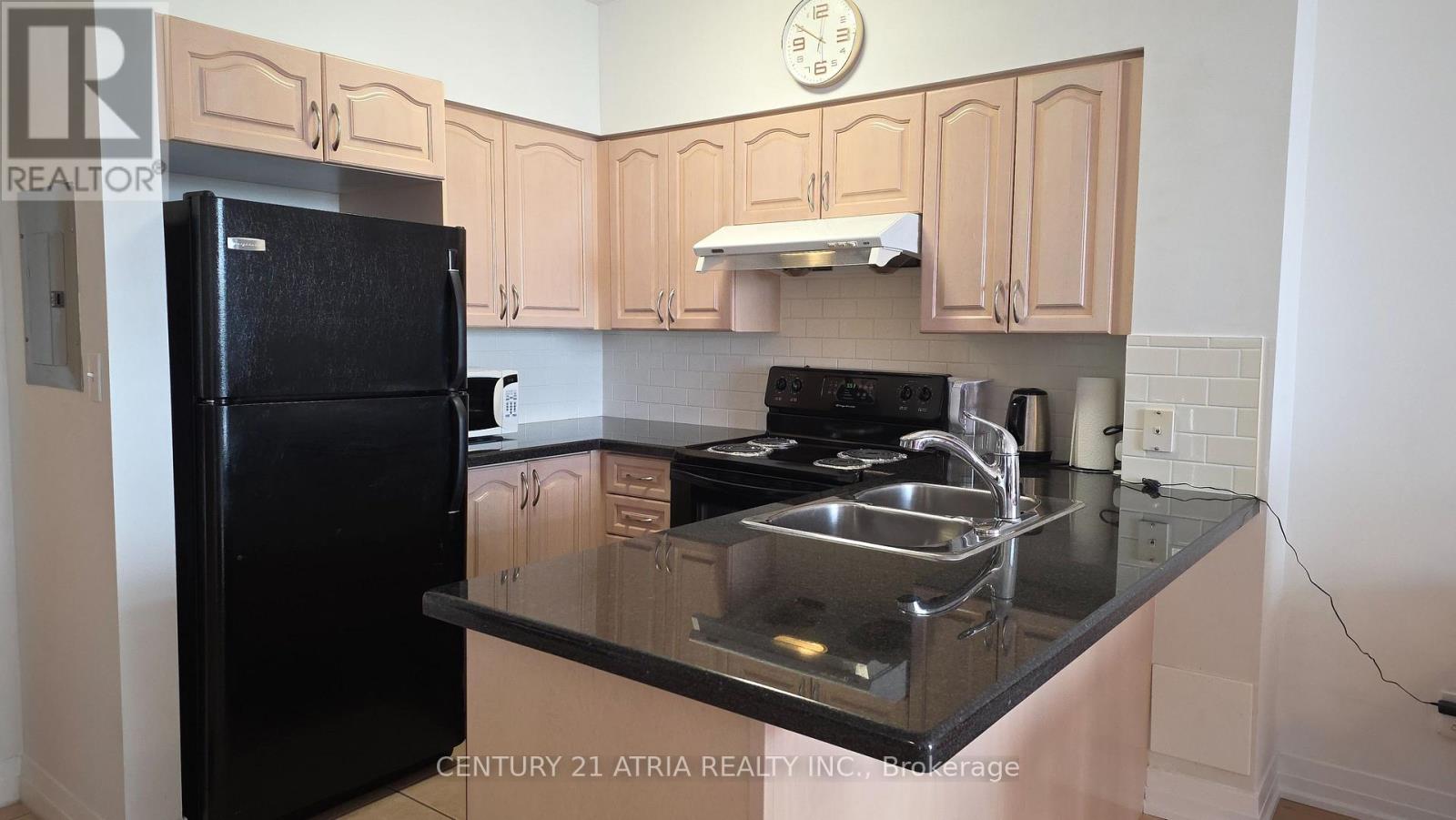 Ph06 - 7363 Kennedy Road, Markham, ON - Indoor Photo Showing Kitchen With Double Sink
