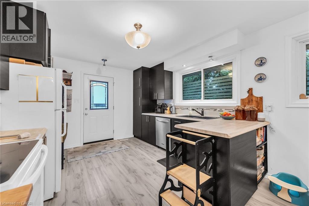 5 Burrwood Drive, Hamilton, ON - Indoor