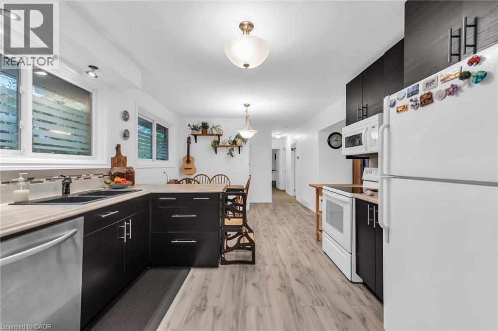 5 Burrwood Drive, Hamilton, ON - Indoor Photo Showing Kitchen With Double Sink