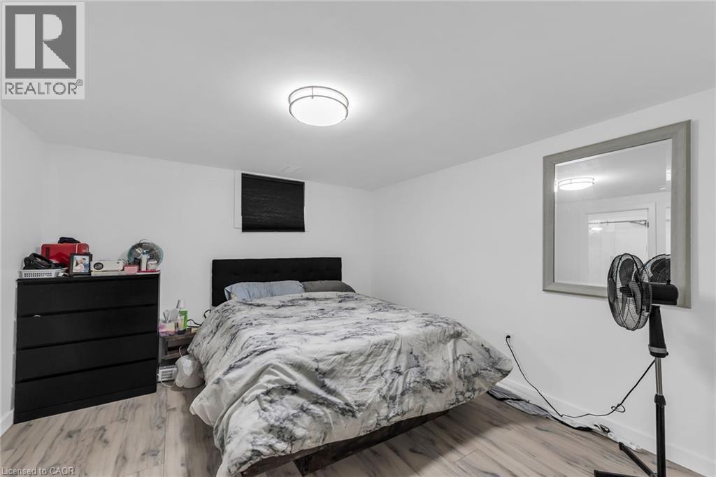 5 Burrwood Drive, Hamilton, ON - Indoor Photo Showing Bedroom