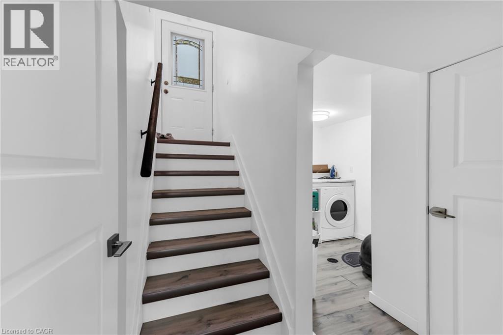 5 Burrwood Drive, Hamilton, ON - Indoor