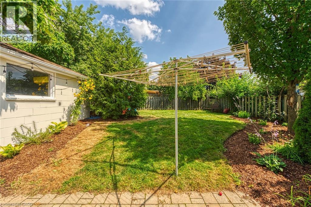 5 Burrwood Drive, Hamilton, ON - Outdoor