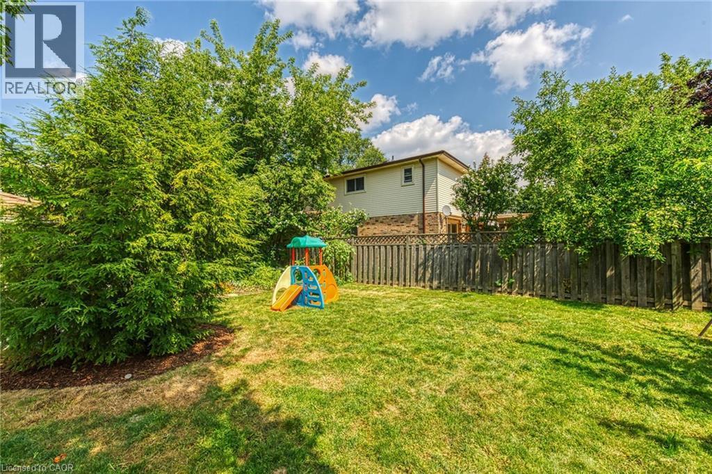 5 Burrwood Drive, Hamilton, ON - Outdoor