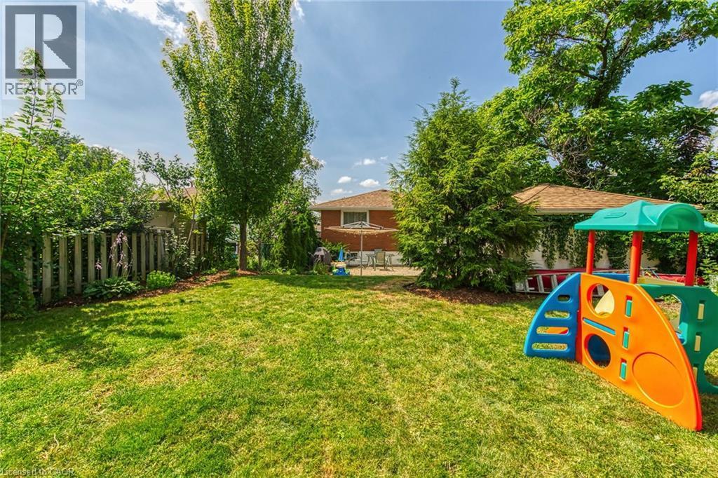 5 Burrwood Drive, Hamilton, ON - Outdoor