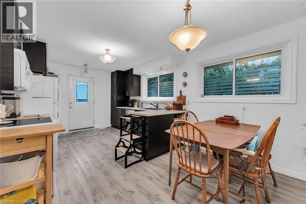 5 Burrwood Drive, Hamilton, ON - Indoor Photo Showing Dining Room