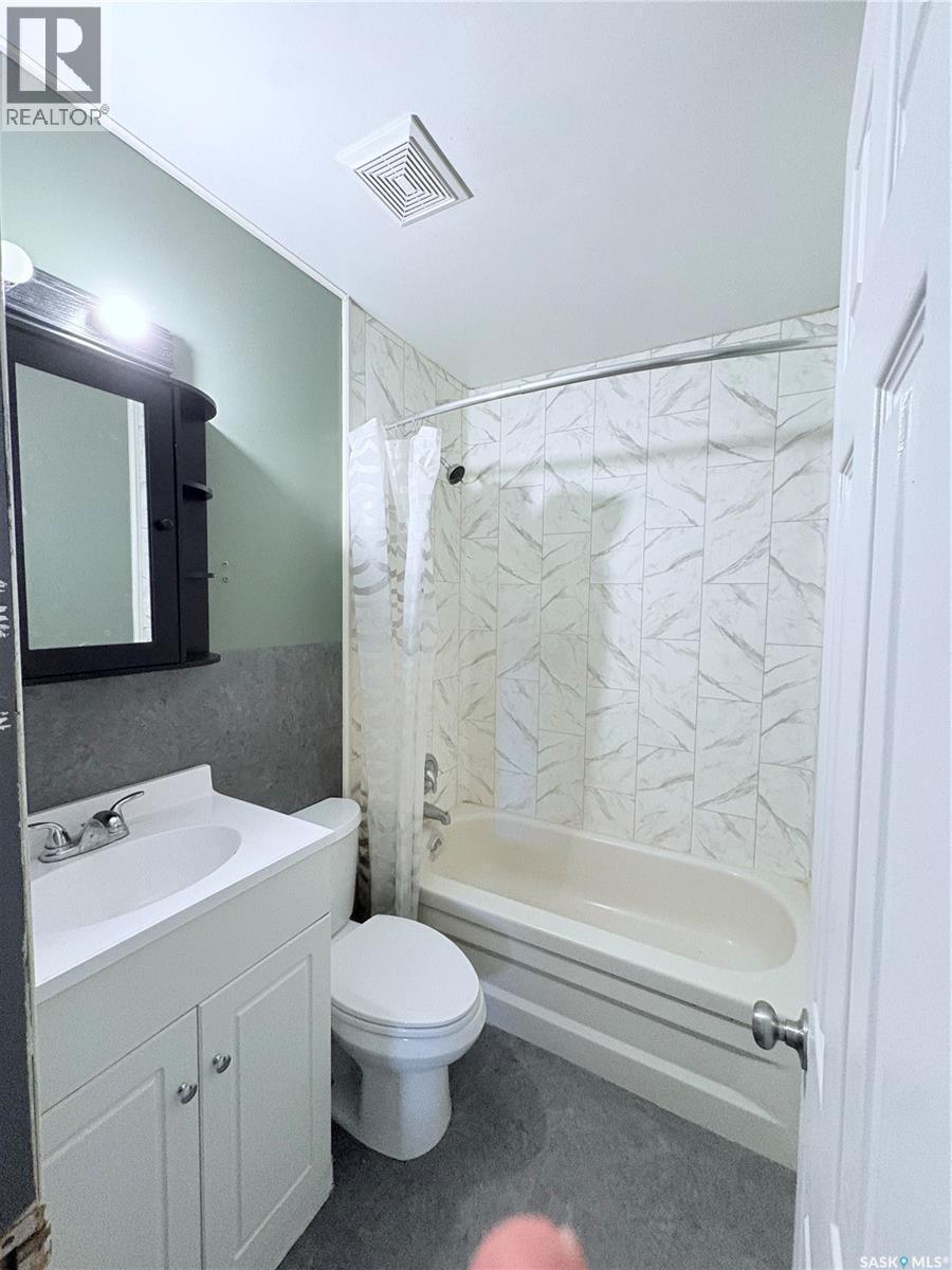 102 Bailey Drive, Yorkton, SK - Indoor Photo Showing Bathroom