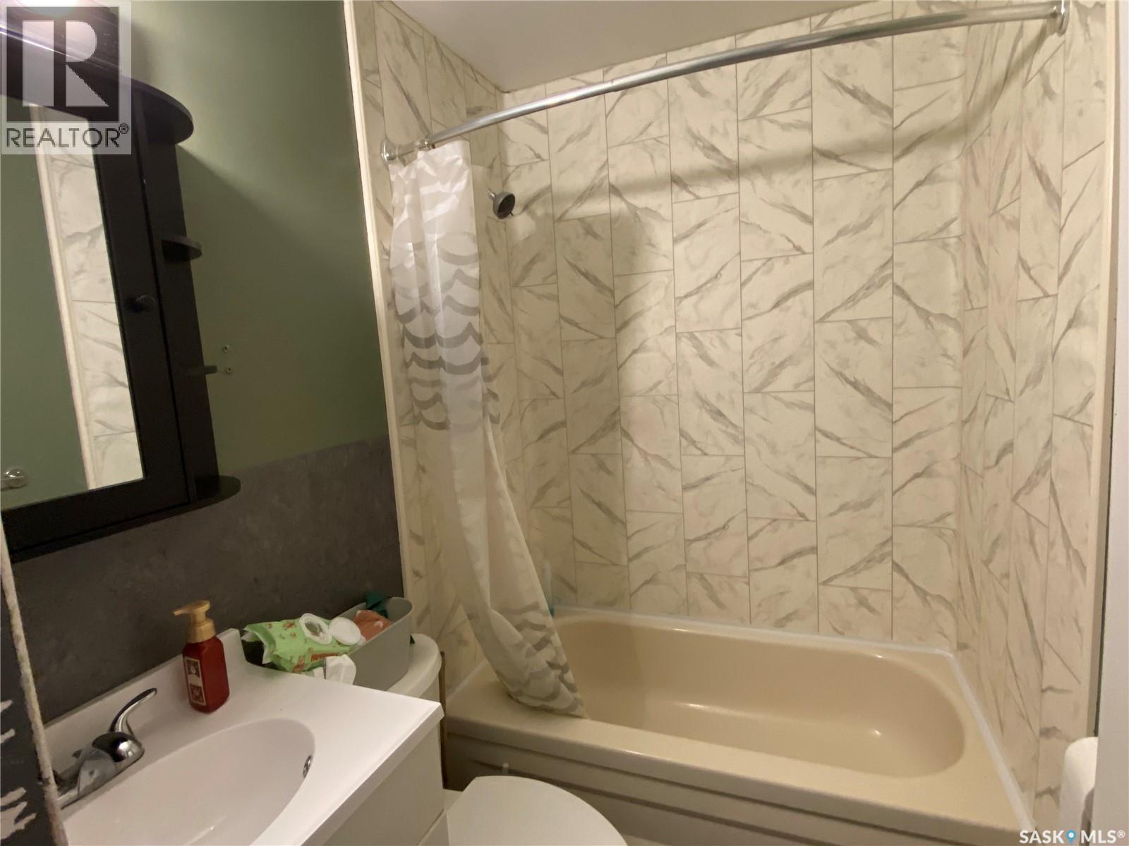 102 Bailey Drive, Yorkton, SK - Indoor Photo Showing Bathroom