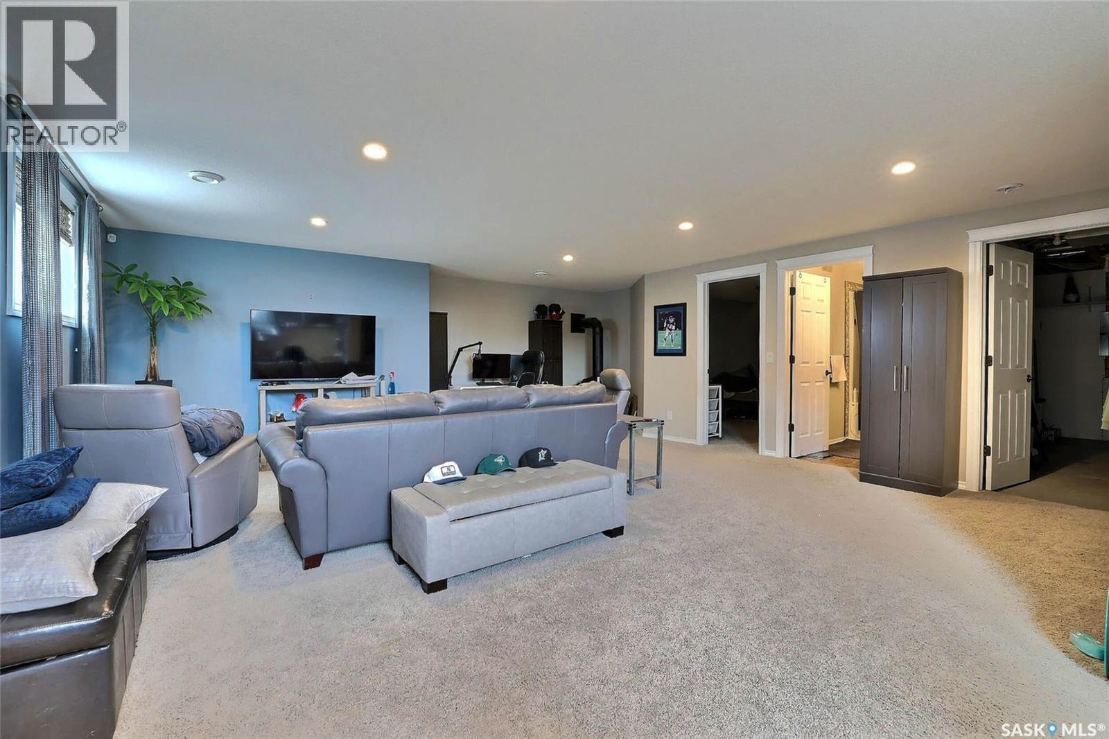 2433 Jameson Crescent, Regina, SK - Indoor Photo Showing Other Room