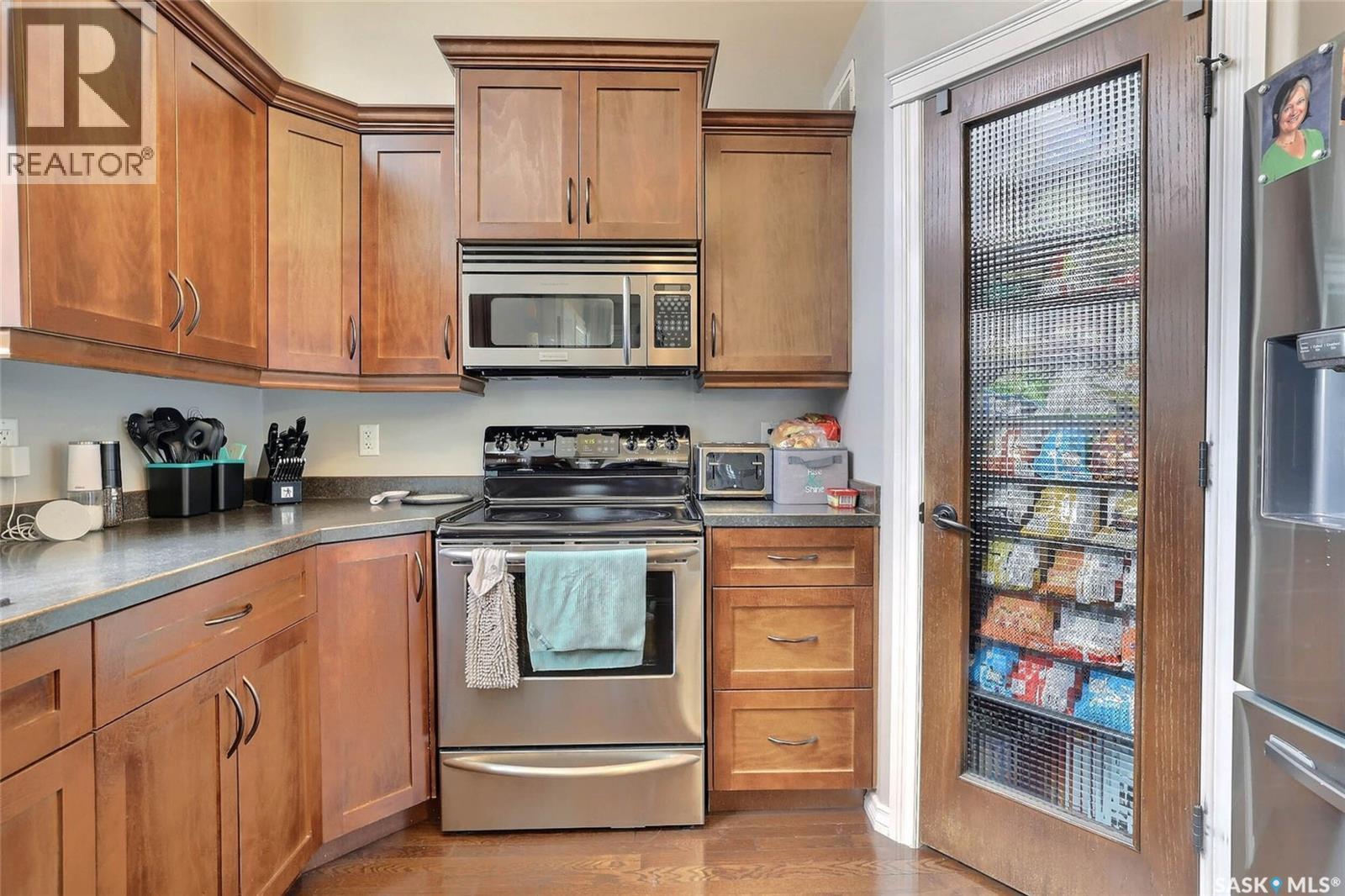 2433 Jameson Crescent, Regina, SK - Indoor Photo Showing Kitchen