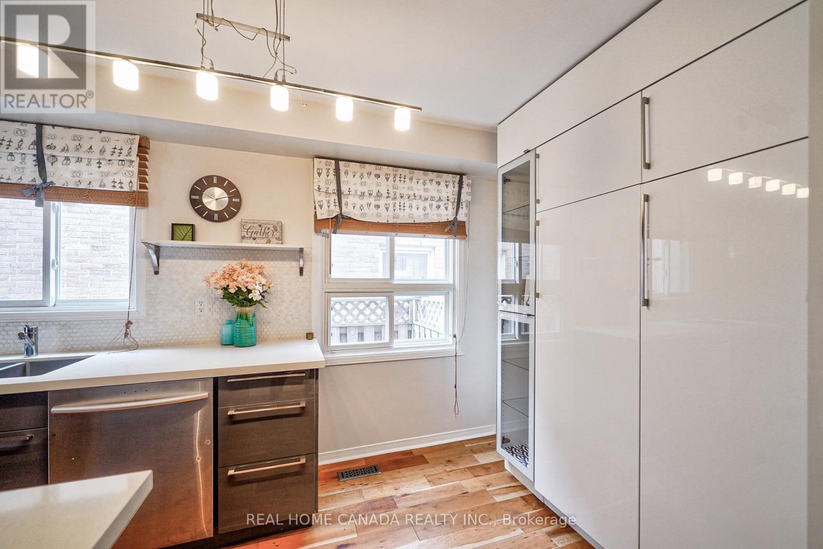 540 Bluesky Cres, Mississauga, ON - Indoor