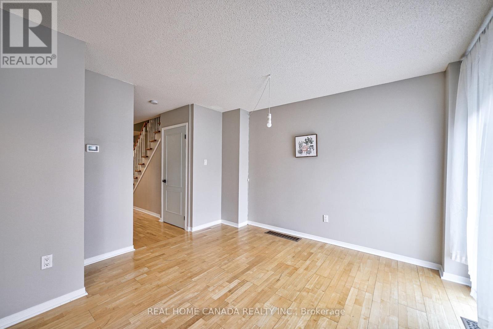 540 Bluesky Cres, Mississauga, ON - Indoor Photo Showing Other Room