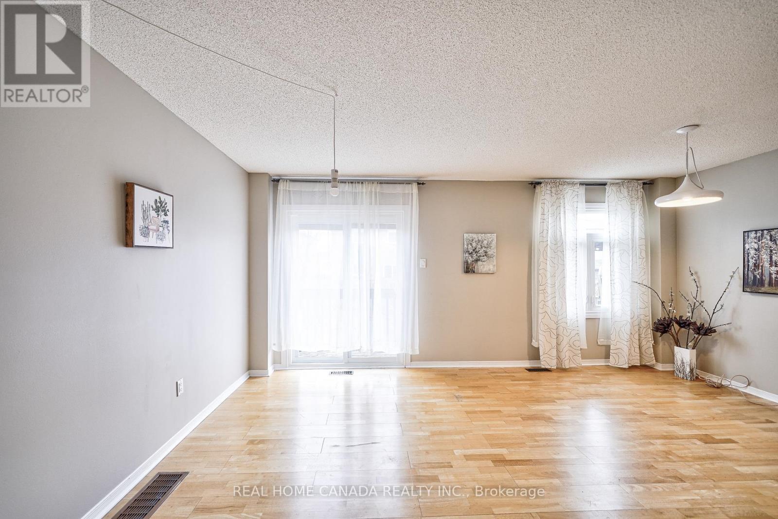 540 Bluesky Cres, Mississauga, ON - Indoor Photo Showing Other Room