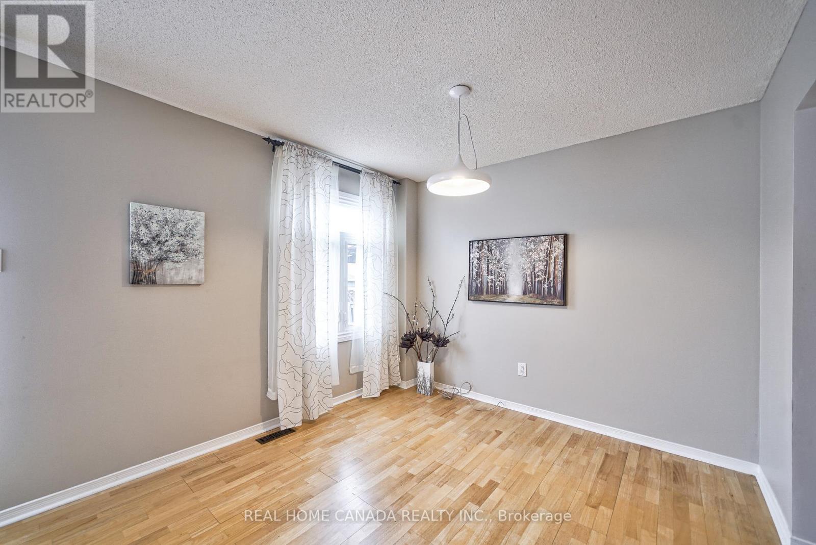 540 Bluesky Cres, Mississauga, ON - Indoor Photo Showing Other Room