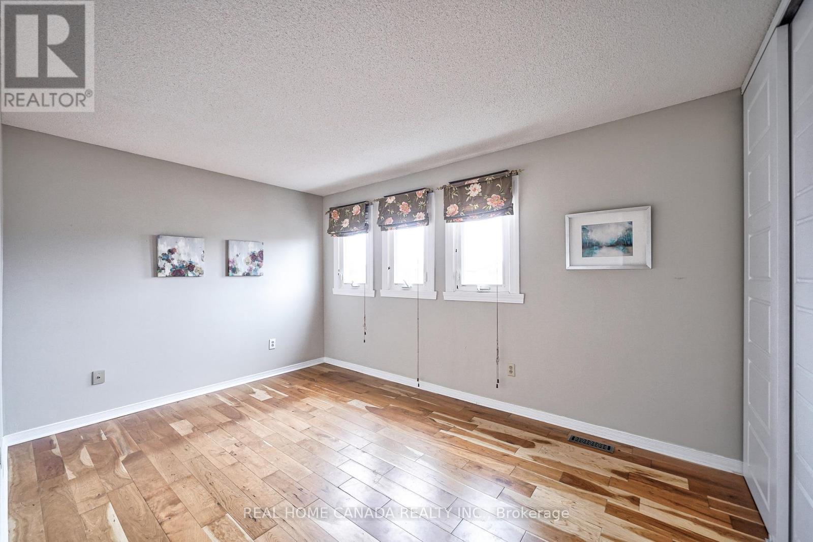 540 Bluesky Cres, Mississauga, ON - Indoor Photo Showing Other Room