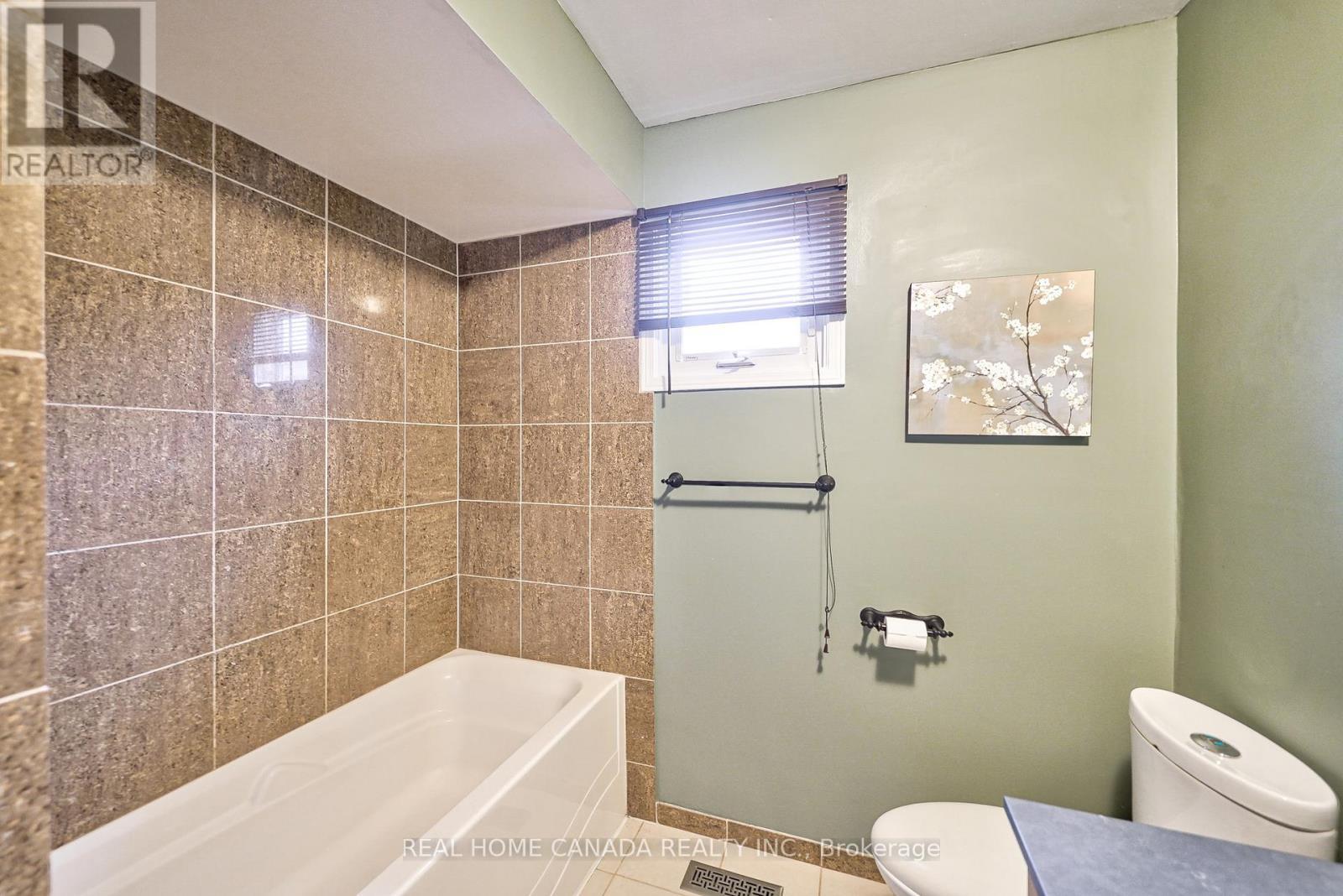 540 Bluesky Cres, Mississauga, ON - Indoor Photo Showing Bathroom