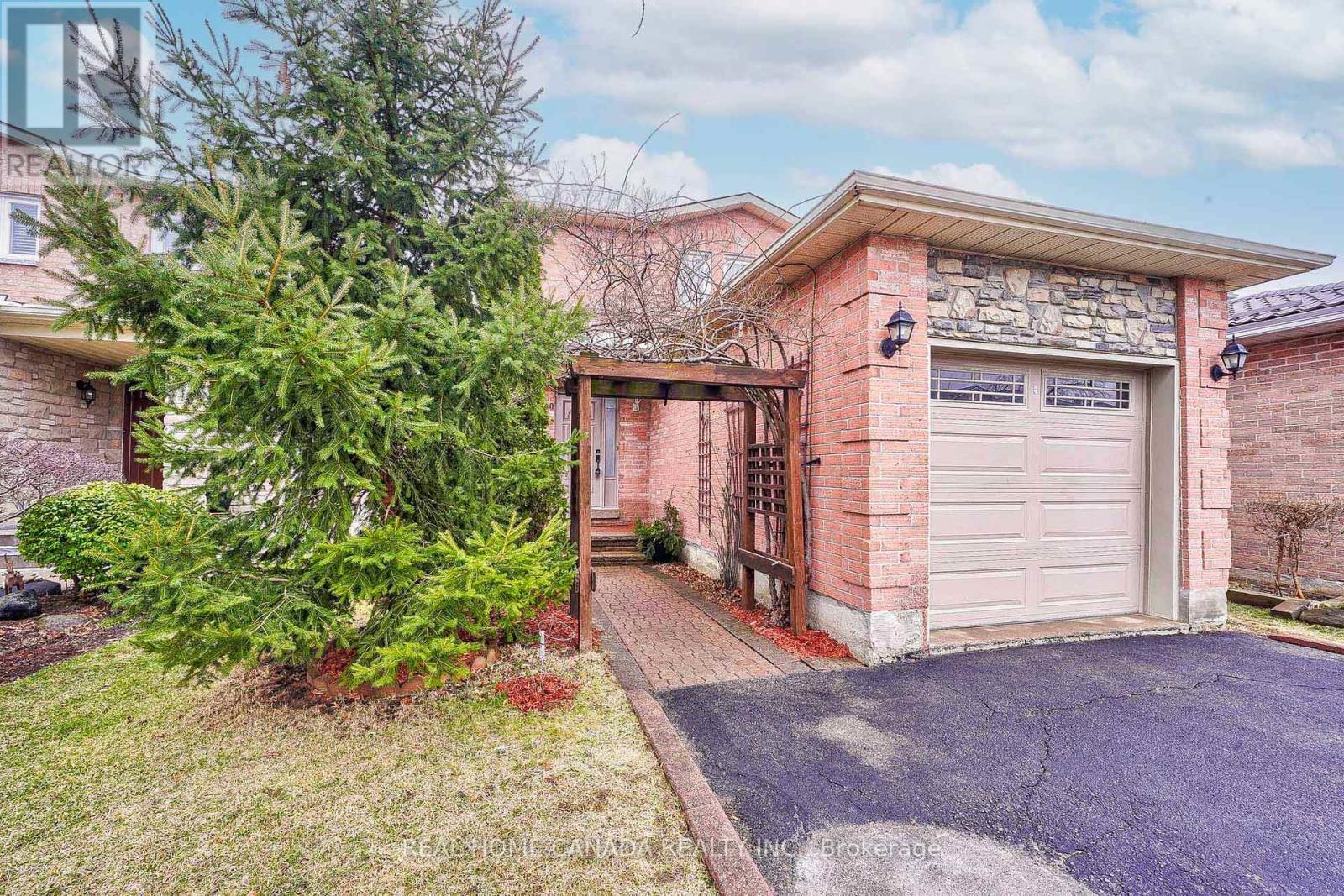 540 Bluesky Cres, Mississauga, ON - Outdoor