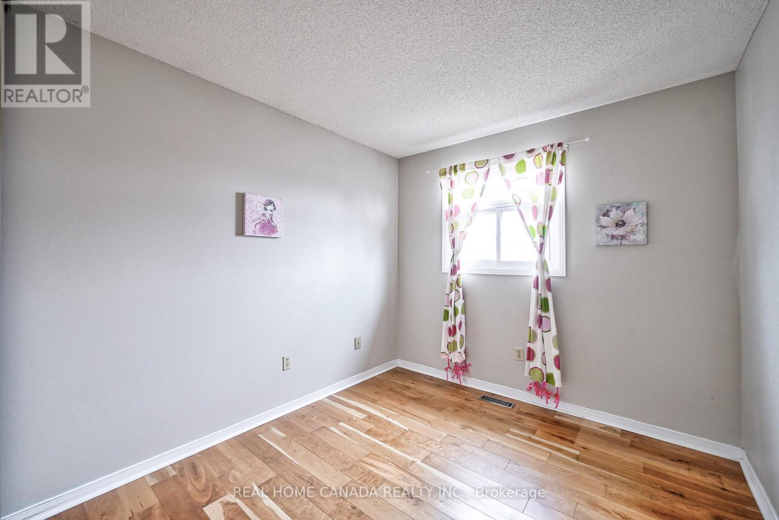 540 Bluesky Cres, Mississauga, ON - Indoor Photo Showing Other Room