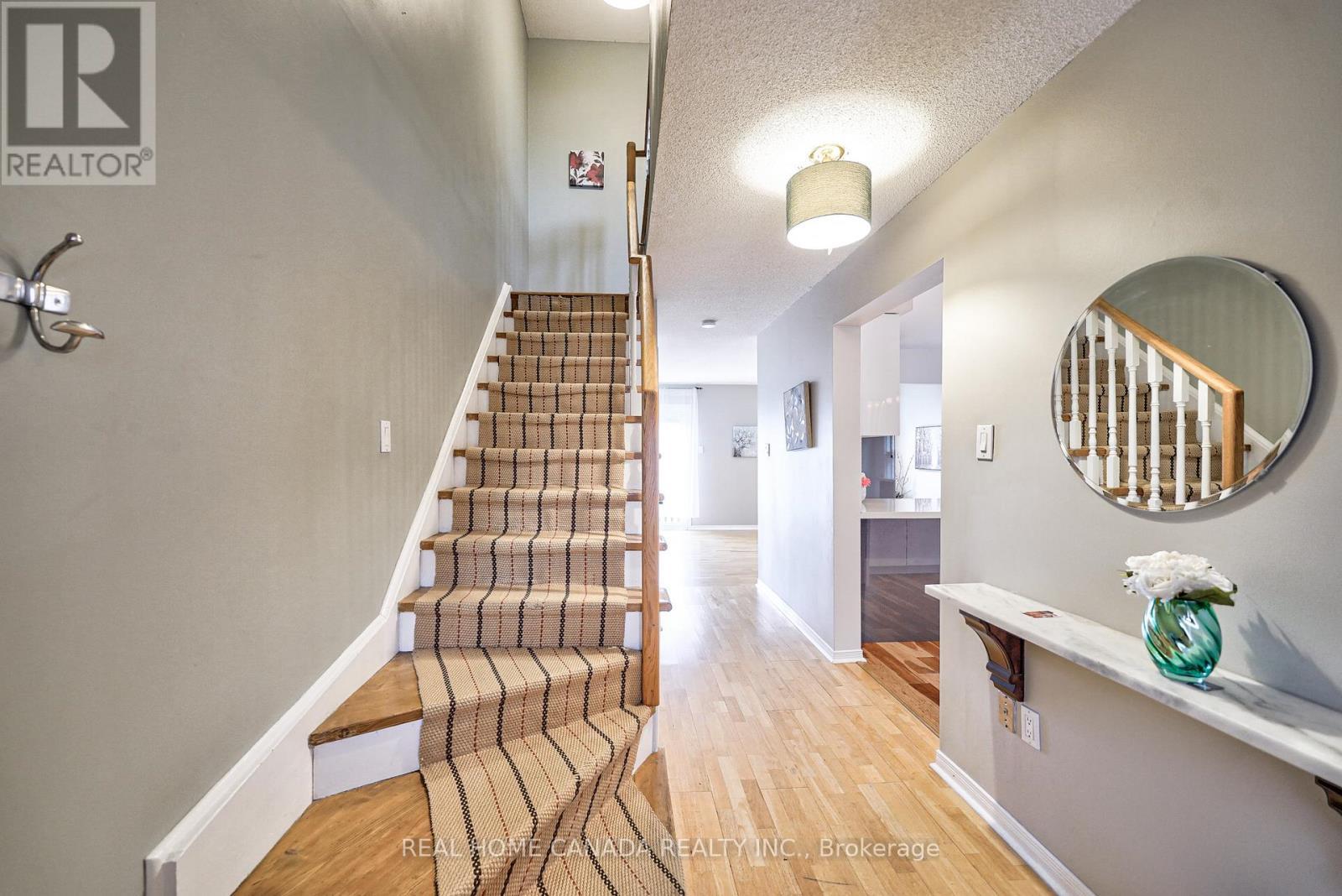 540 Bluesky Cres, Mississauga, ON - Indoor Photo Showing Other Room