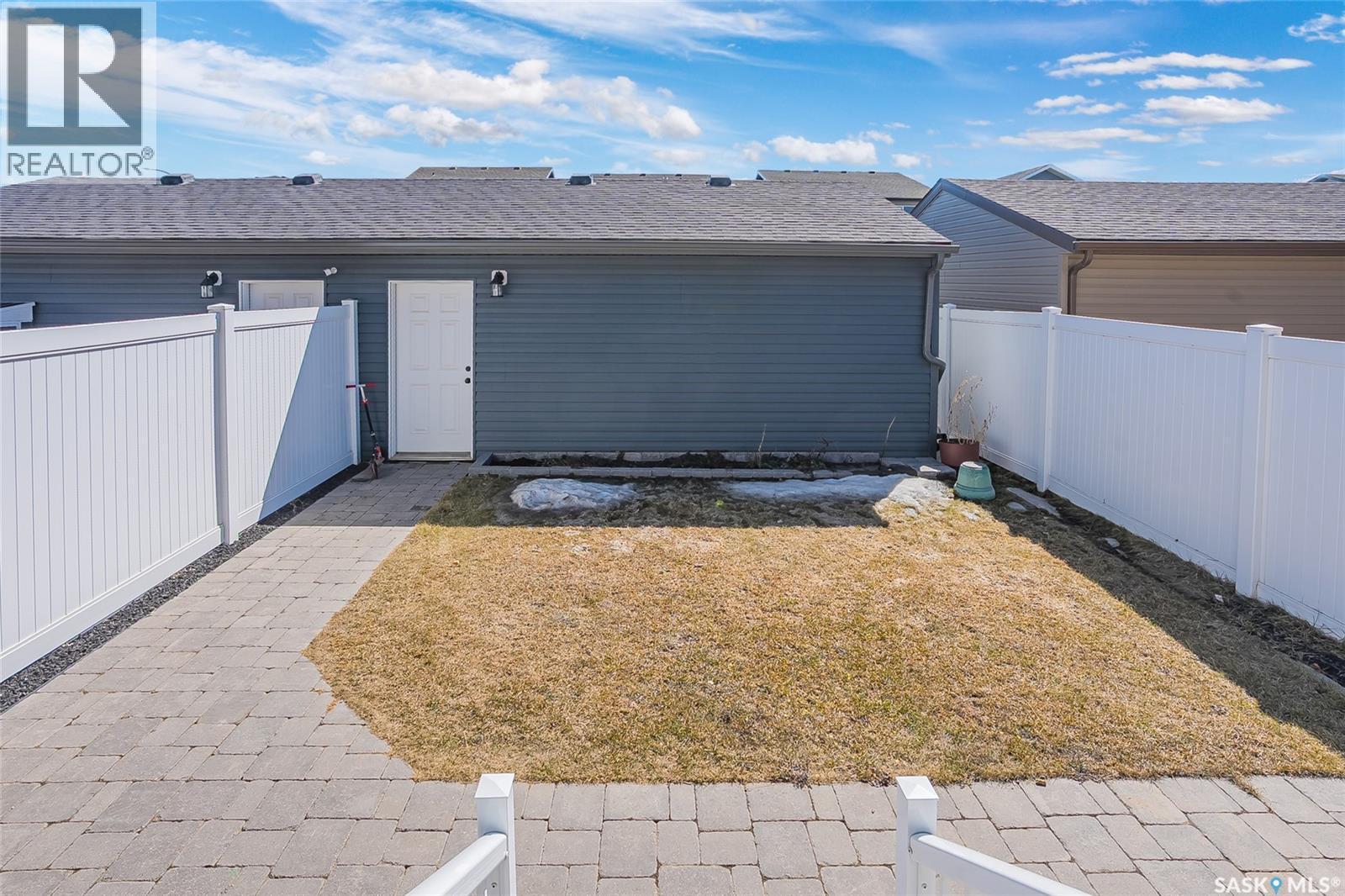 608 Brighton Gate, Saskatoon, SK - Outdoor