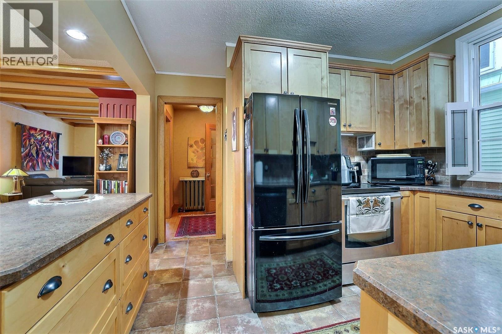 2834 Rae Street, Regina, SK - Indoor Photo Showing Kitchen