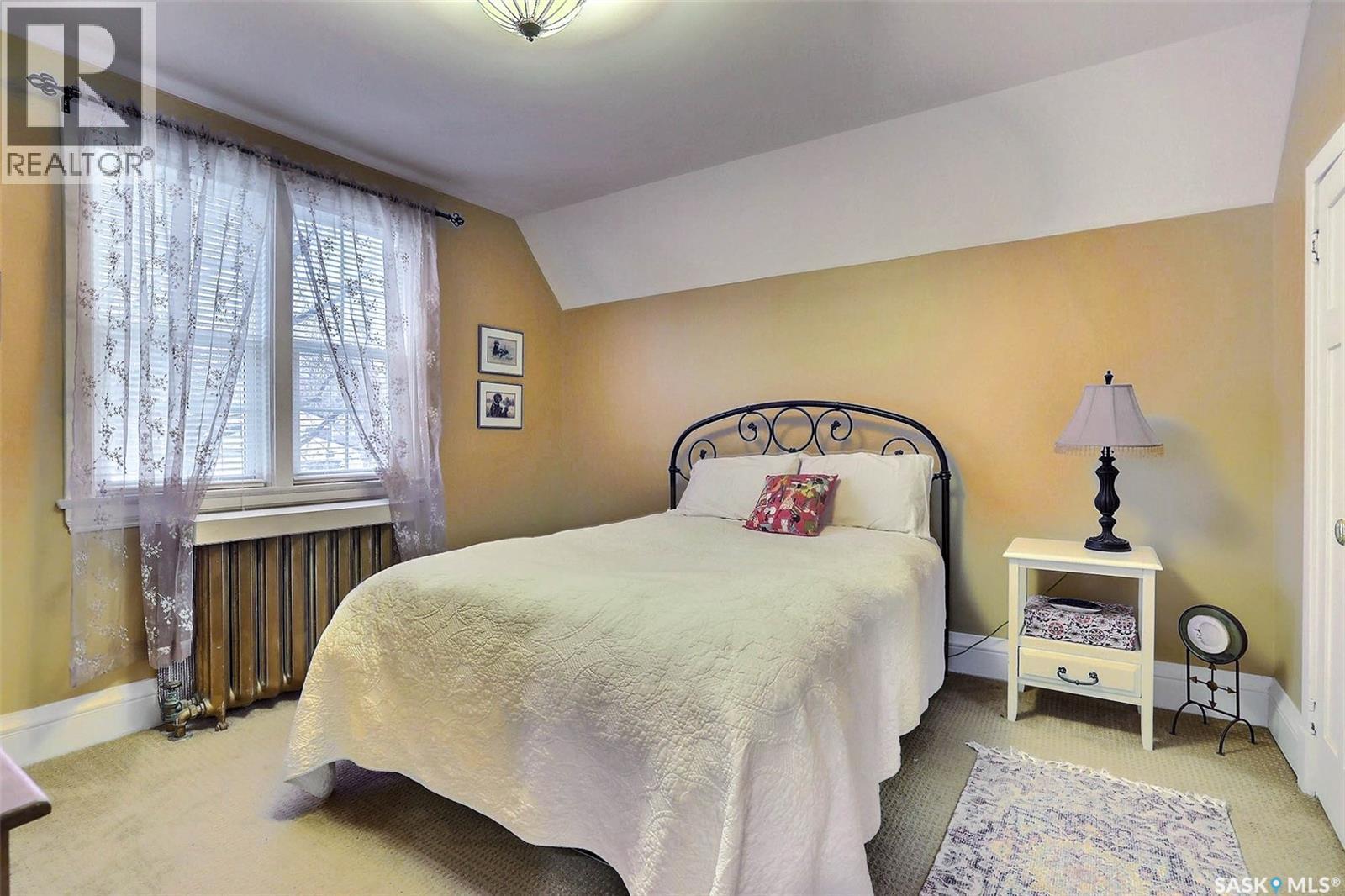 2834 Rae Street, Regina, SK - Indoor Photo Showing Bedroom