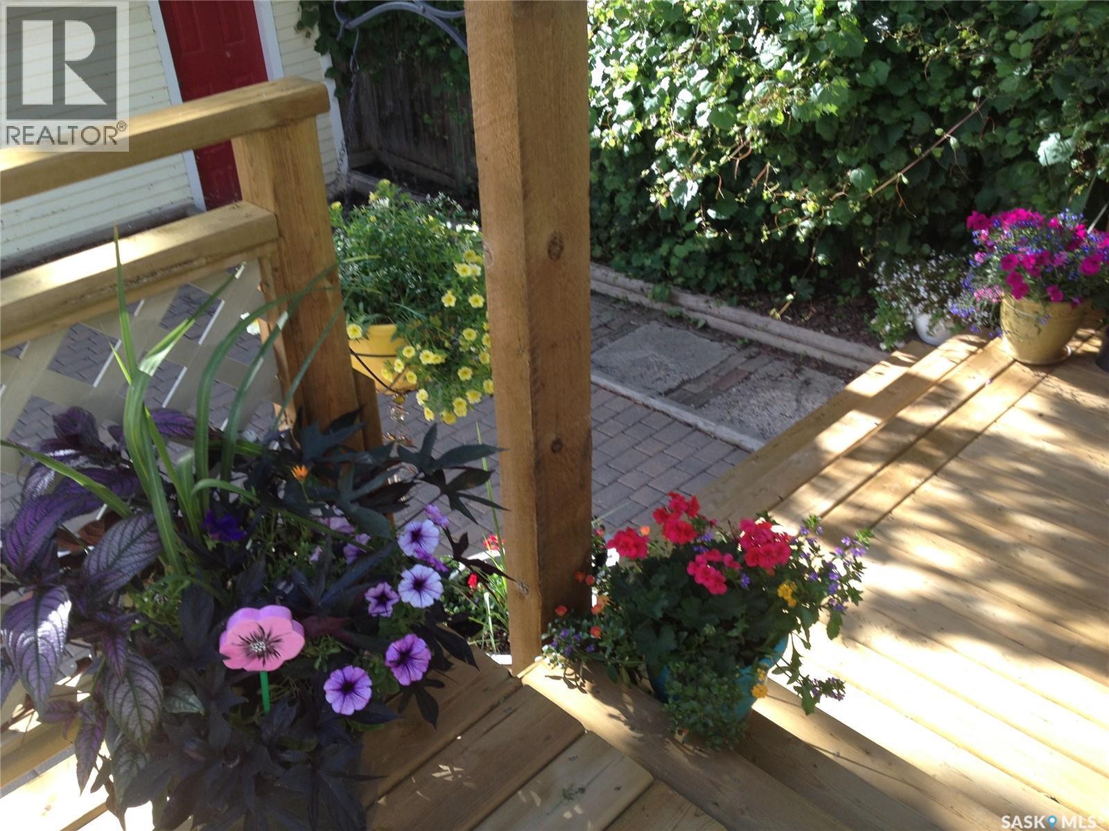2834 Rae Street, Regina, SK - Outdoor