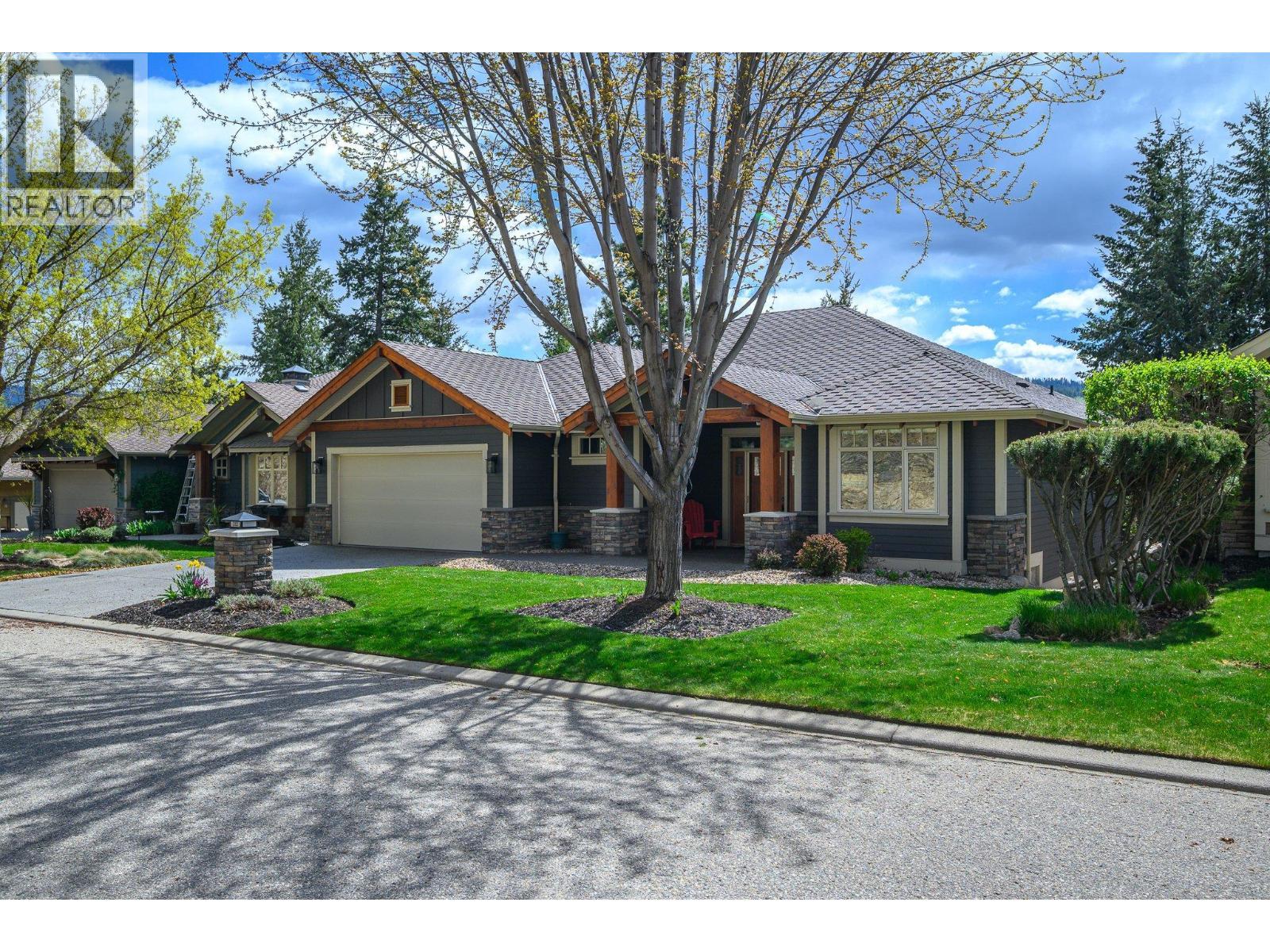 312 Rexor Place, Vernon, BC - Outdoor With Facade