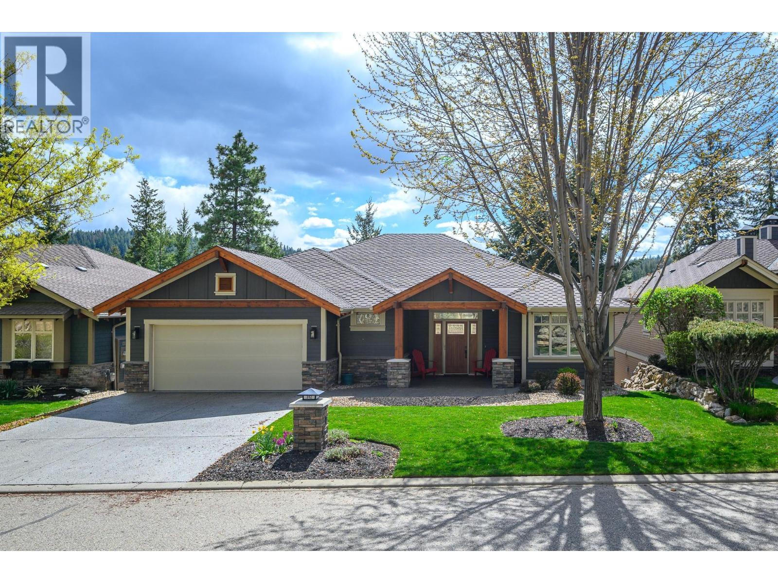 312 Rexor Place, Vernon, BC - Outdoor With Facade