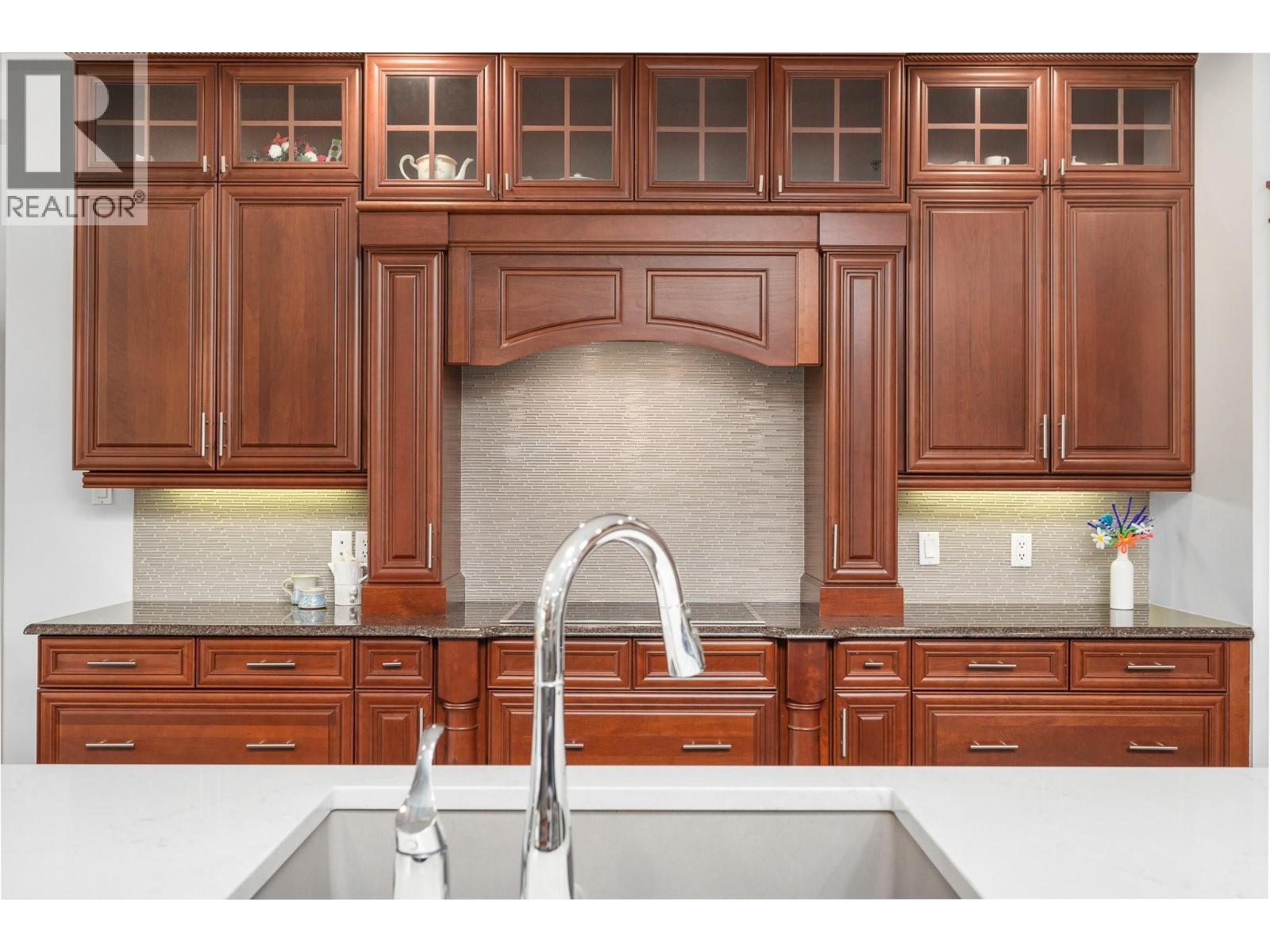 312 Rexor Place, Vernon, BC - Indoor Photo Showing Kitchen