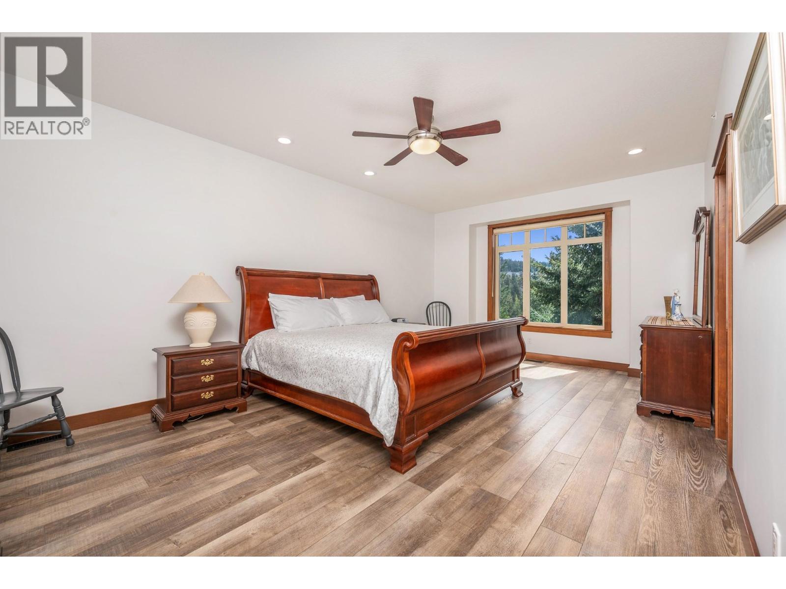 312 Rexor Place, Vernon, BC - Indoor Photo Showing Bedroom