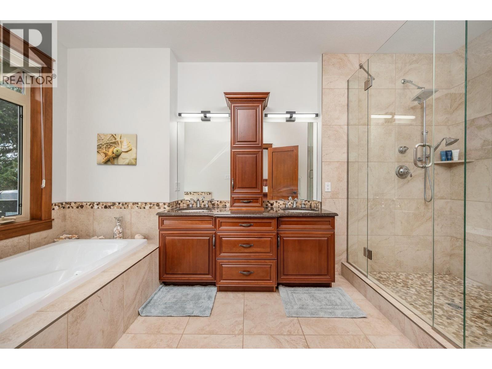 312 Rexor Place, Vernon, BC - Indoor Photo Showing Bathroom
