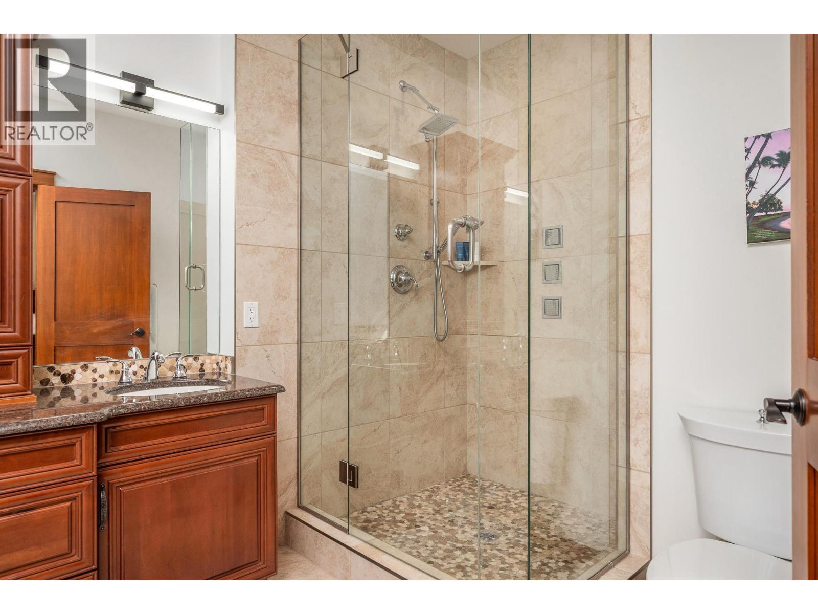 312 Rexor Place, Vernon, BC - Indoor Photo Showing Bathroom