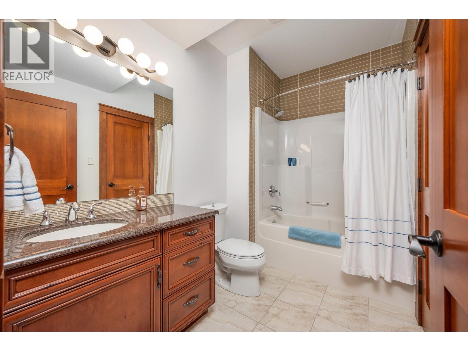 312 Rexor Place, Vernon, BC - Indoor Photo Showing Bathroom