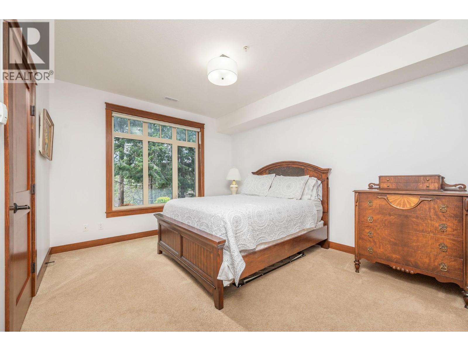312 Rexor Place, Vernon, BC - Indoor Photo Showing Bedroom