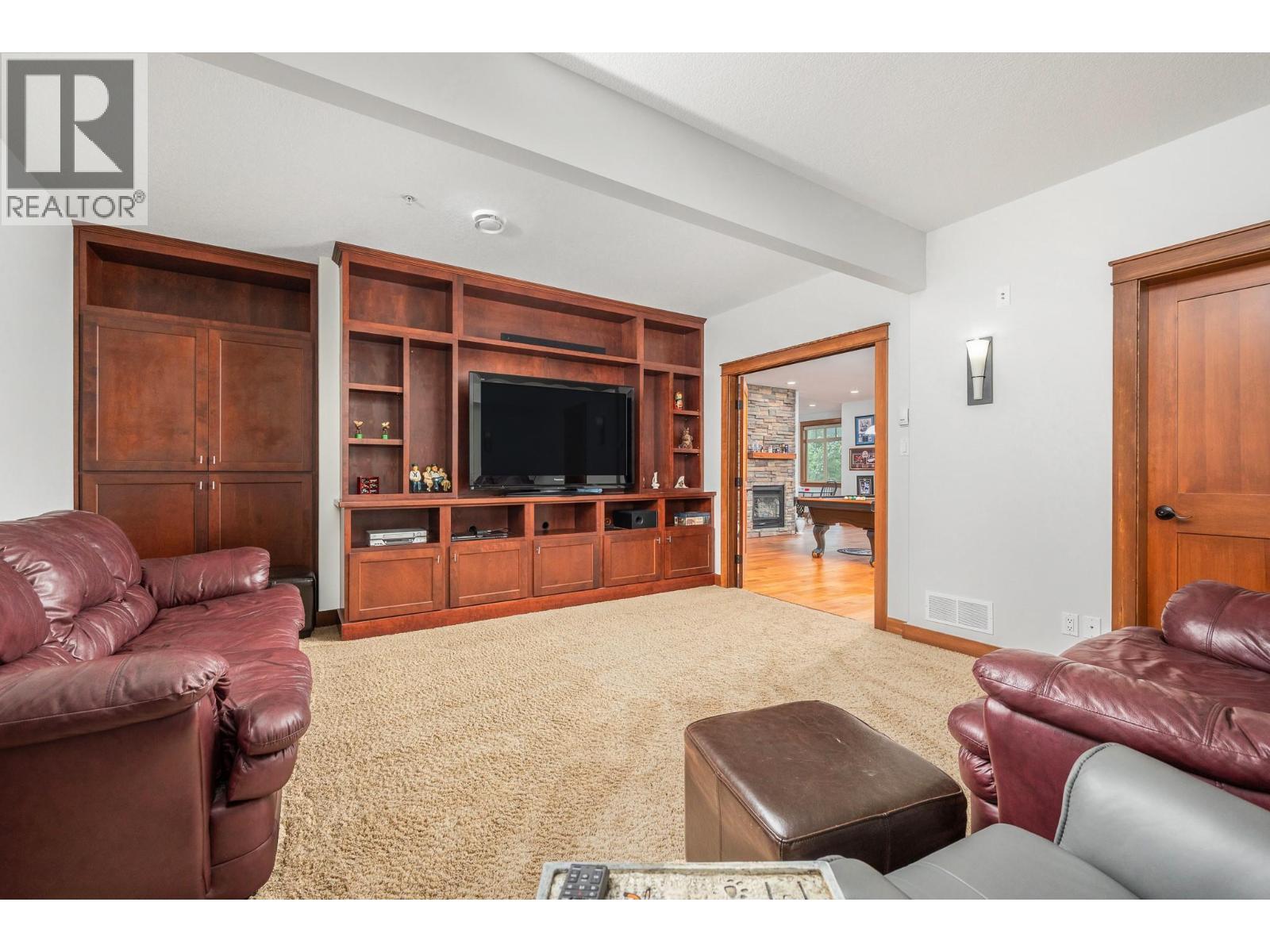 312 Rexor Place, Vernon, BC - Indoor Photo Showing Living Room