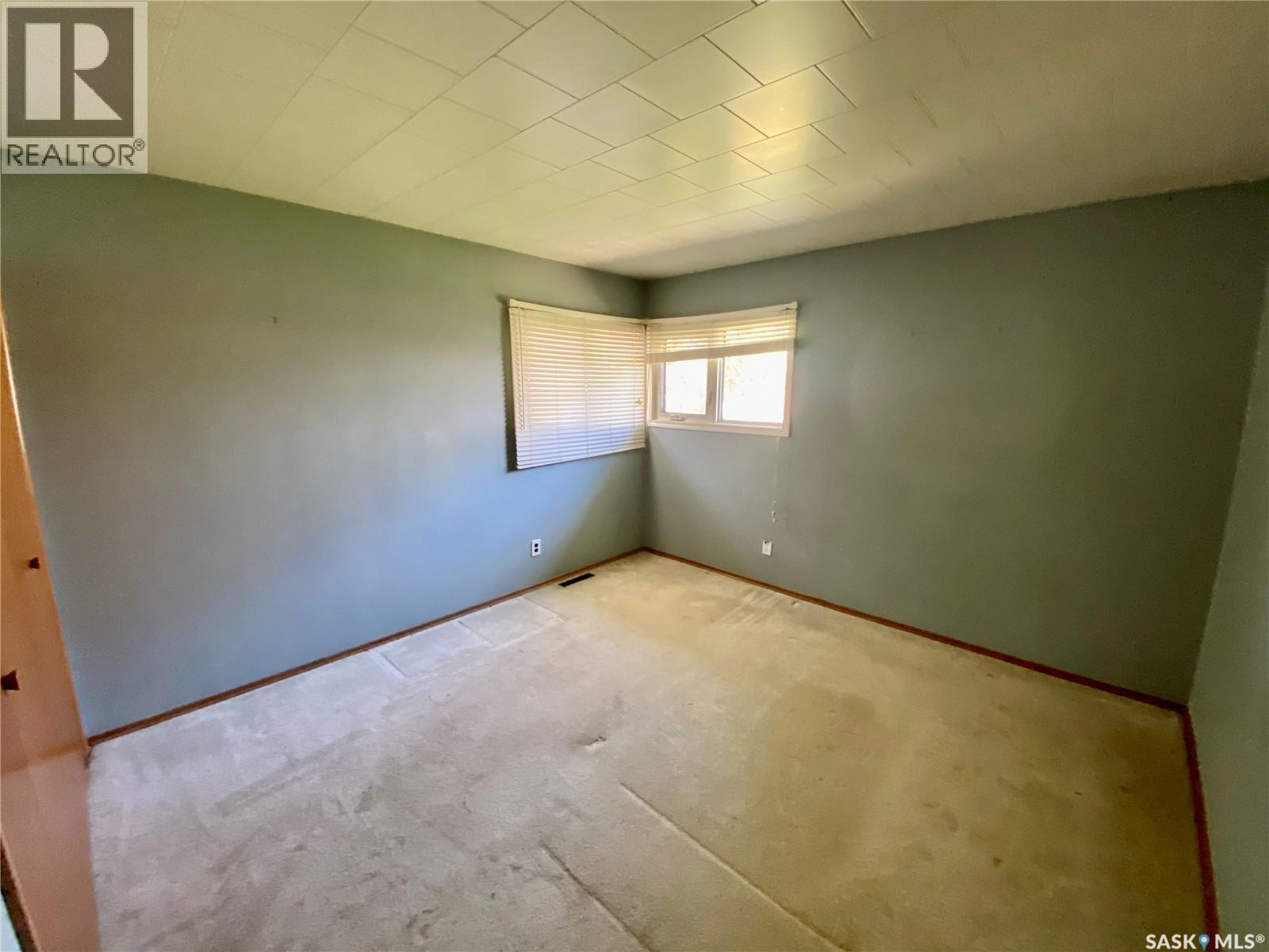 320 2 Street E, Carnduff, SK - Indoor Photo Showing Other Room