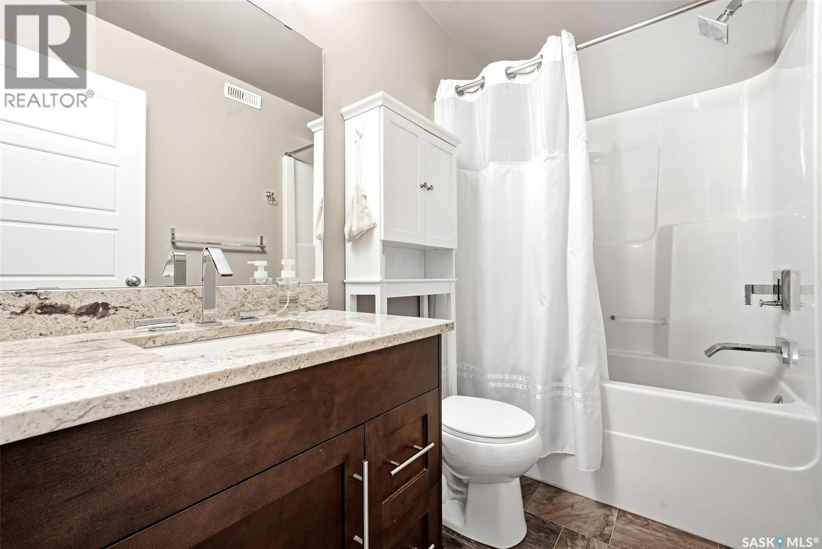 148 3229 Elgaard Drive, Regina, SK - Indoor Photo Showing Bathroom