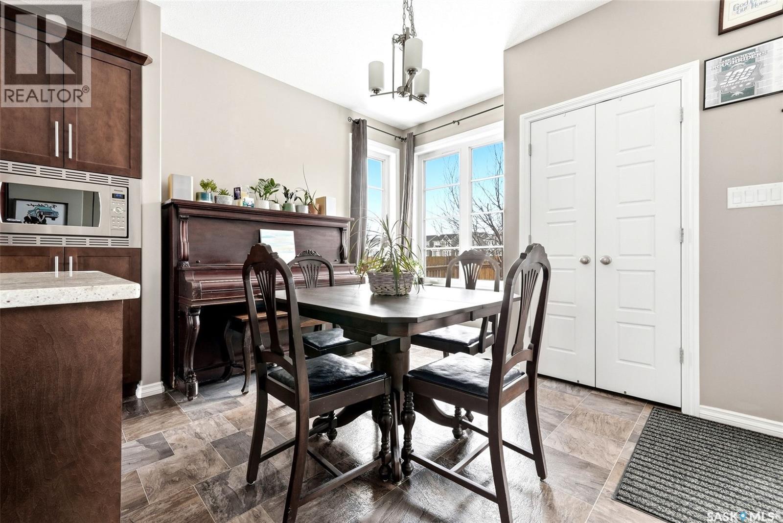 148 3229 Elgaard Drive, Regina, SK - Indoor Photo Showing Dining Room