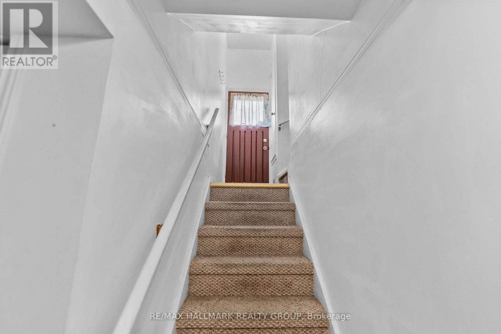 2075 Neepawa Avenue, Ottawa, ON - Indoor Photo Showing Other Room