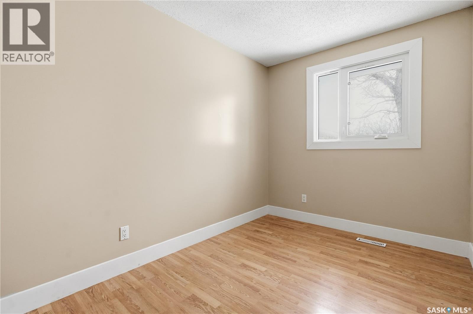 94 Lloyd Crescent, Regina, SK - Indoor Photo Showing Other Room